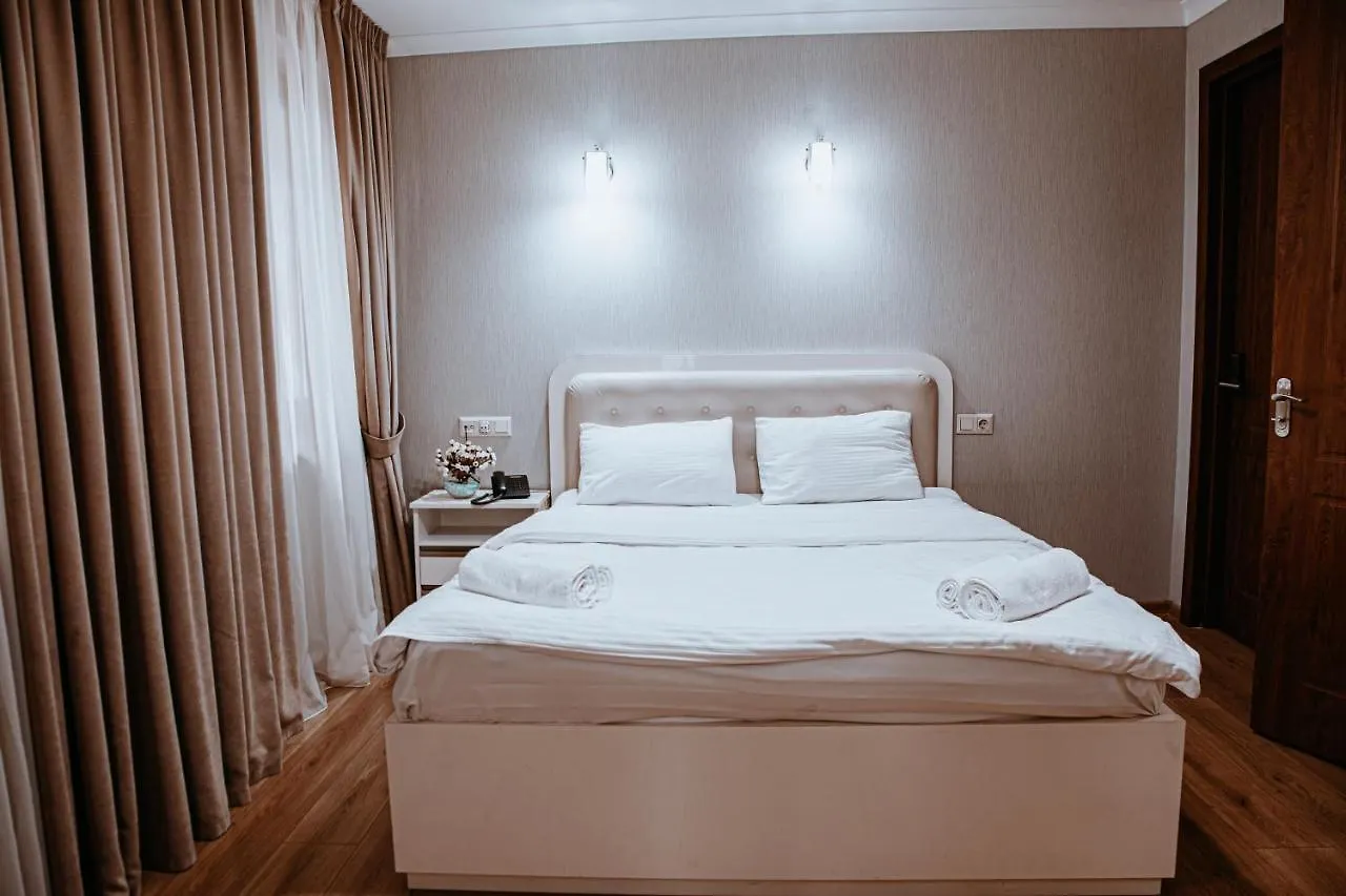 Sama Grand Hotel Тбилиси