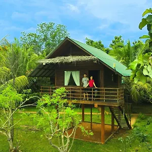 Resort Chena Huts Eco